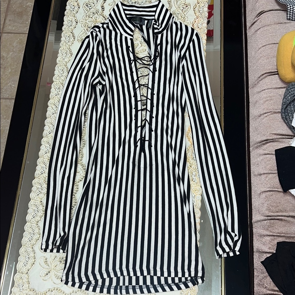 Guess black and white striped long-sleeve mini dress with back cutout
